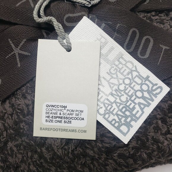 Barefoot Dreams Pom Pom Beanie & Scarf Set Espresso/Cocoa One Size Winter Gift - Picture 3 of 16
